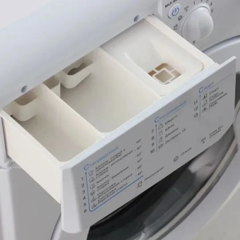 Стиральная машина Indesit IWSC-6105 белый