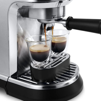 Кофеварка рожковая DeLonghi EC950.M 1450Вт серебристый