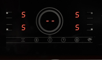 Индукционная варочная панель DeLonghi ELETTRA 1B0P CR черный